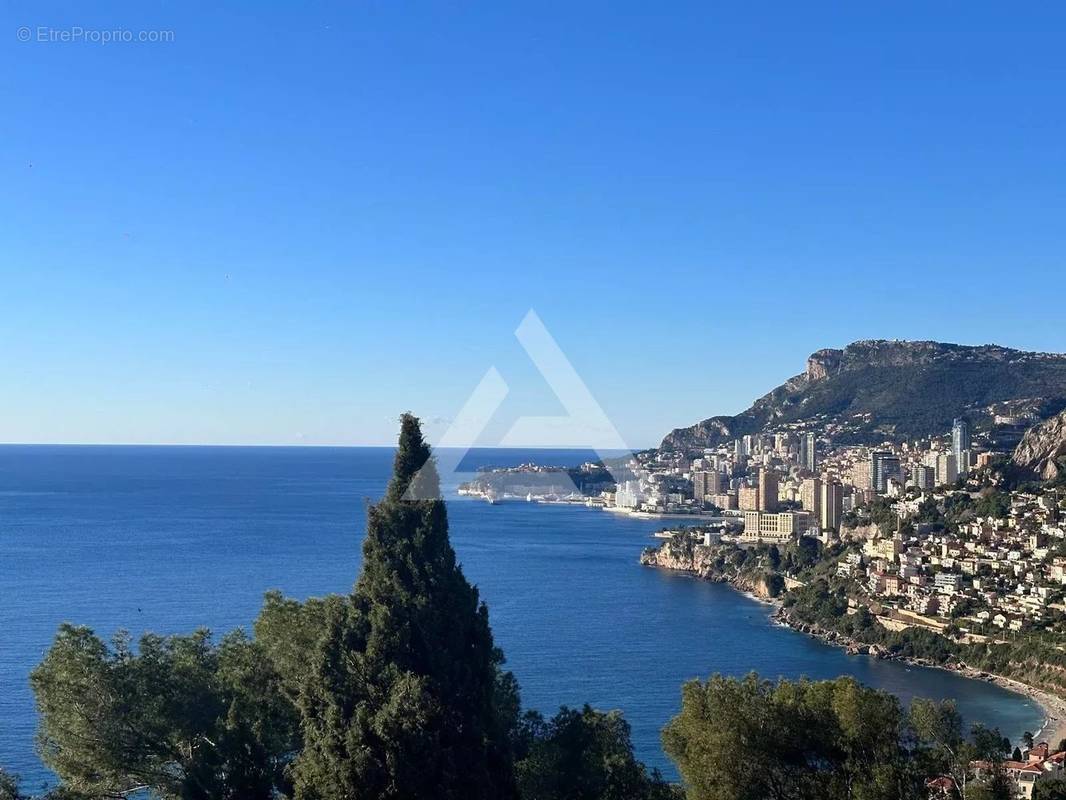 Appartement à ROQUEBRUNE-CAP-MARTIN