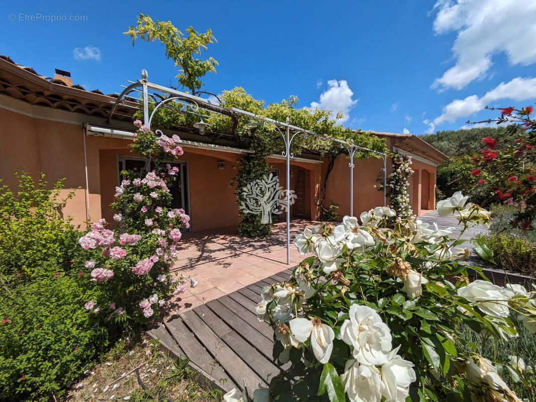 Maison à LE CASTELLET