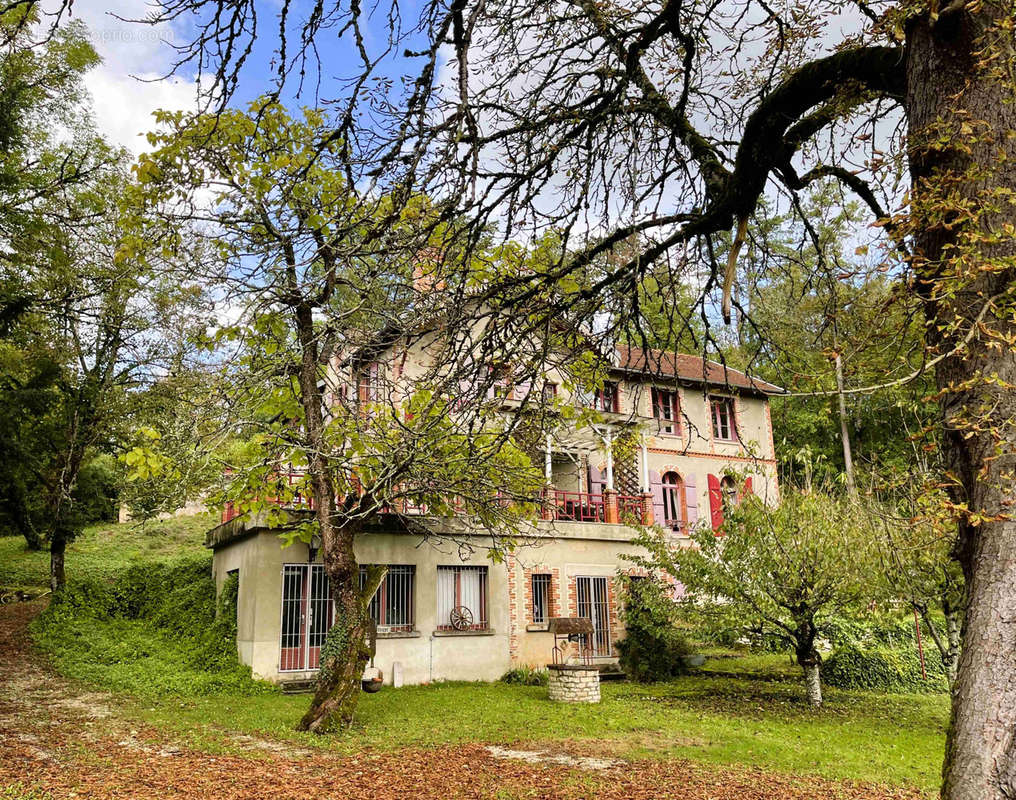 Maison à VOUTENAY-SUR-CURE