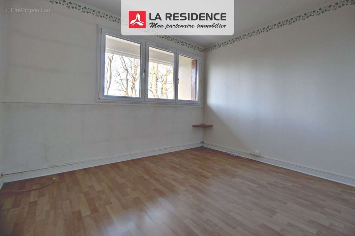 Appartement à VERNEUIL-SUR-SEINE