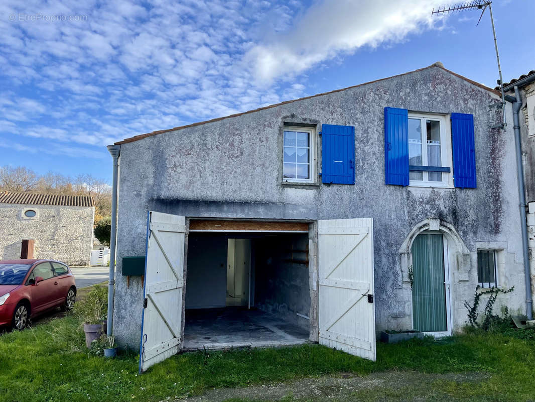 Maison à BOURCEFRANC-LE-CHAPUS