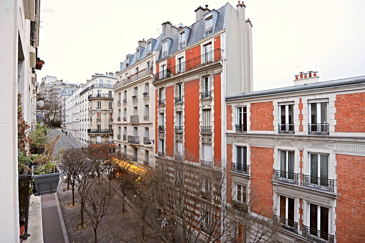 Appartement à PARIS-18E