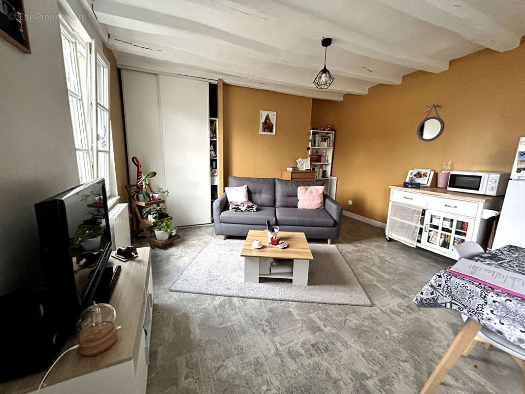 Appartement à AZAY-LE-RIDEAU