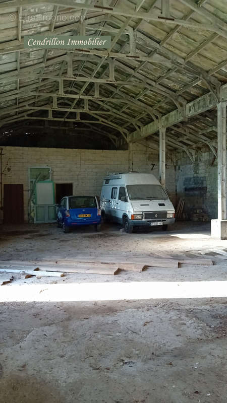 Parking à BOSMOREAU-LES-MINES