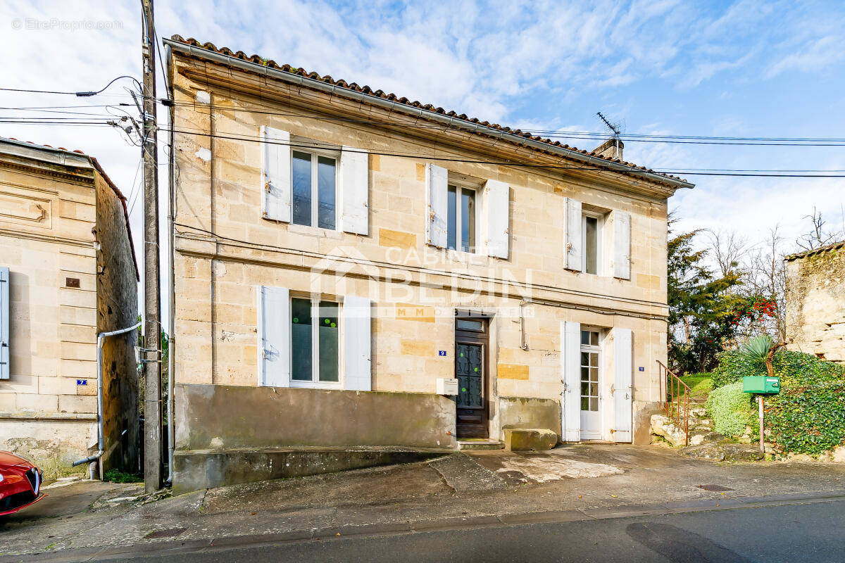 Maison à TAURIAC