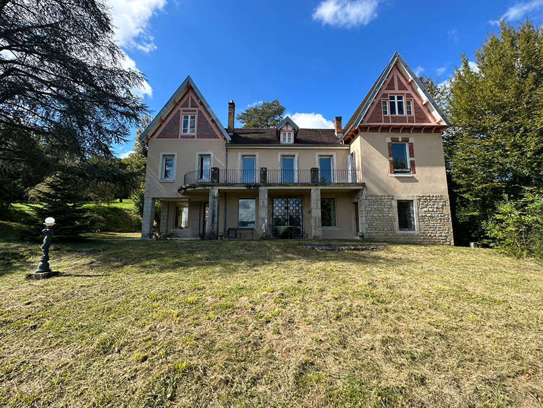 Maison à LONS-LE-SAUNIER