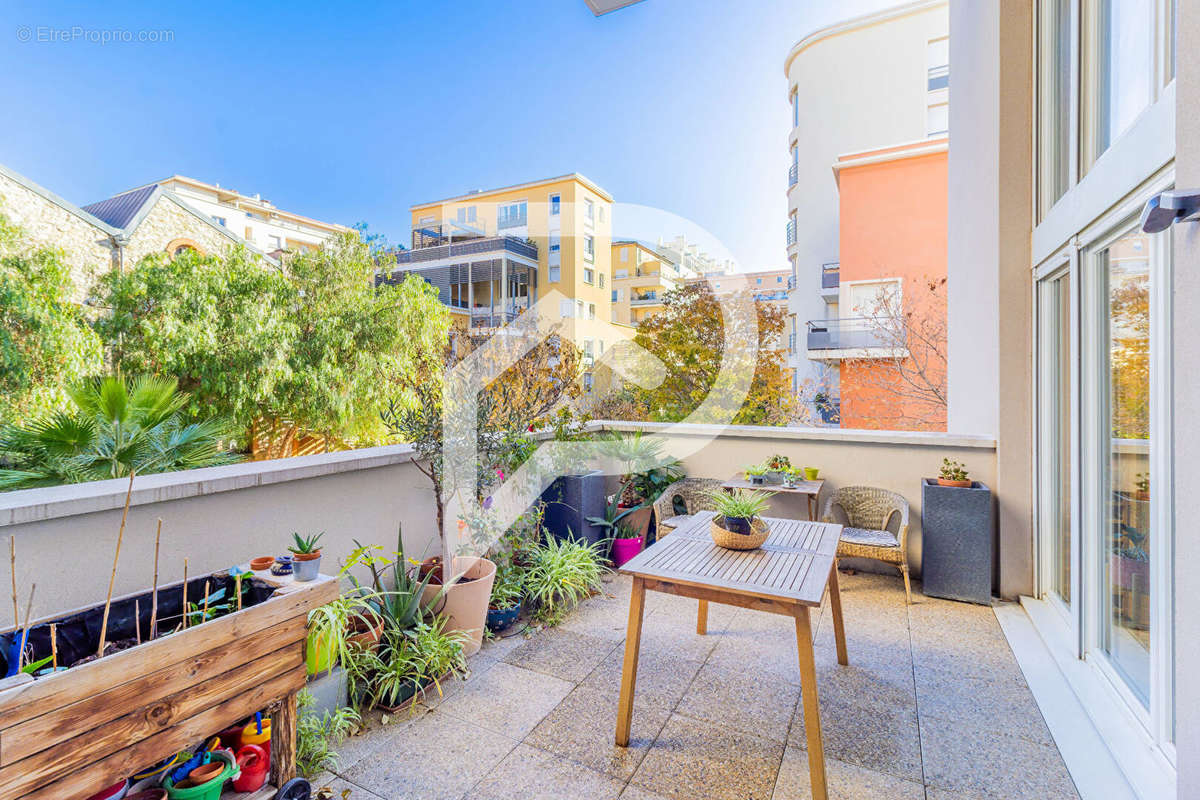 Appartement à MARSEILLE-2E