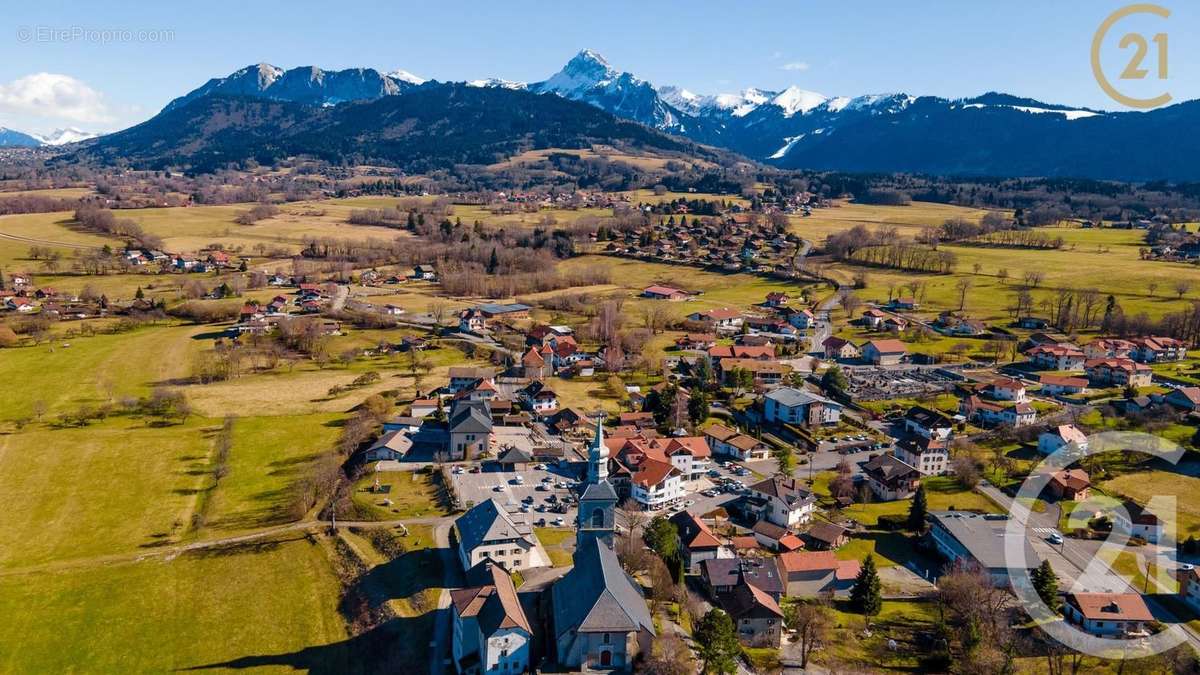 Terrain à SAINT-PAUL-EN-CHABLAIS