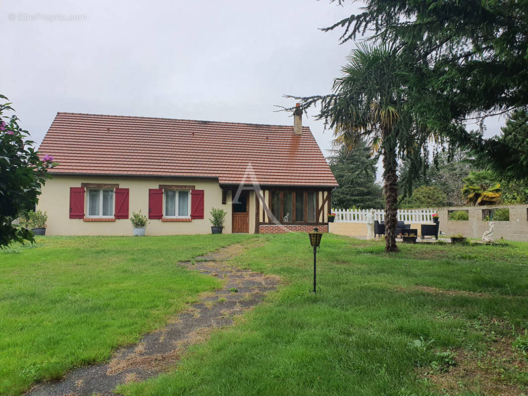 Maison à NOYERS-SUR-CHER