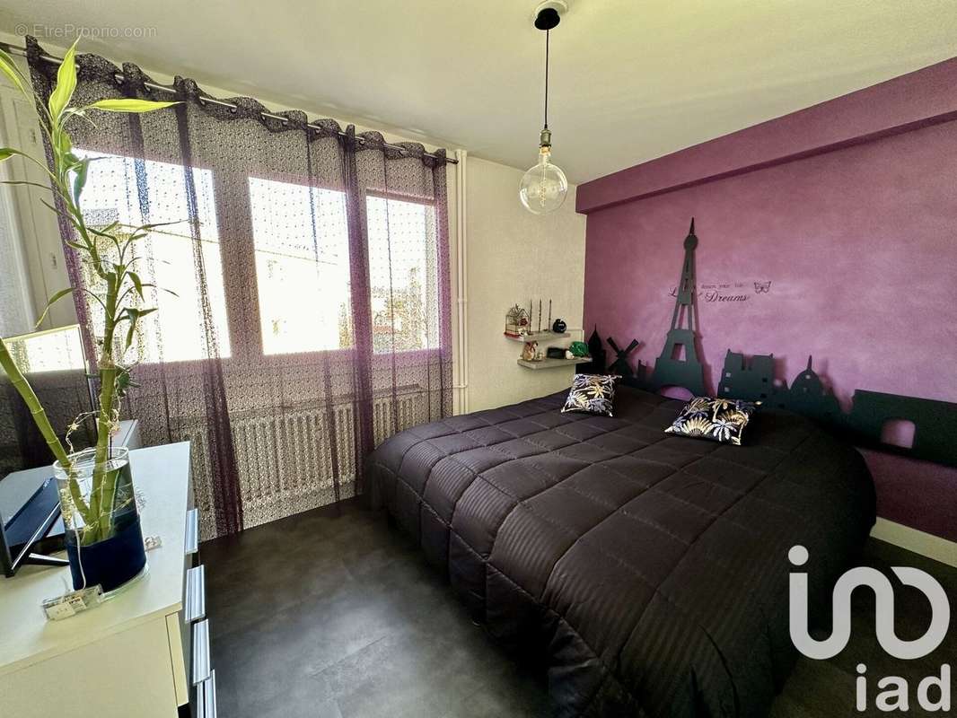 Photo 4 - Appartement à SAINT-PRIEST-EN-JAREZ