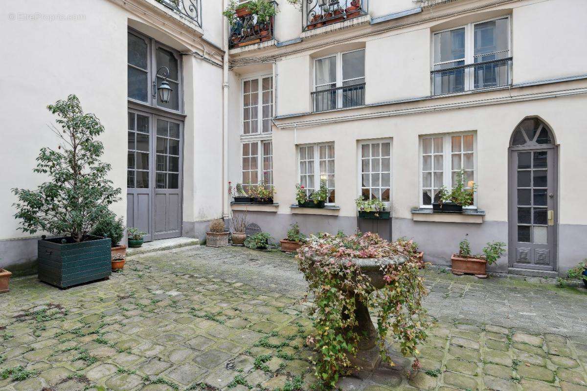 Appartement à PARIS-4E