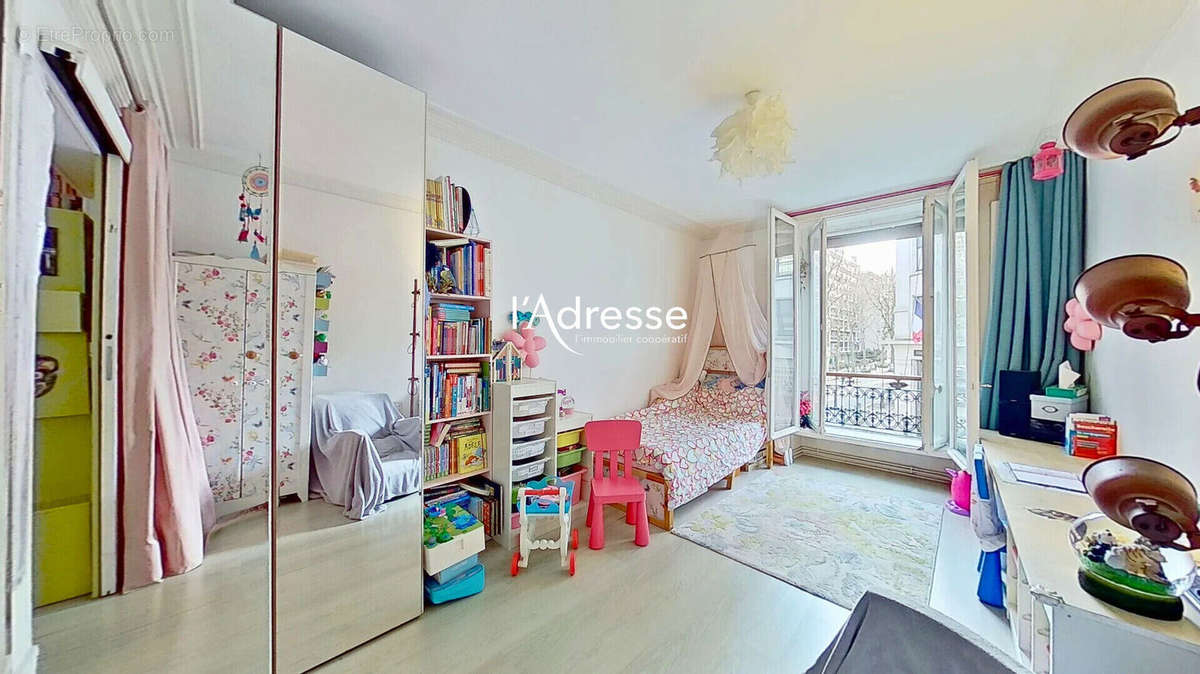 Appartement à PARIS-15E