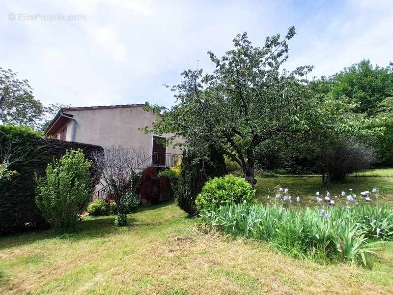 Maison à MORNAC