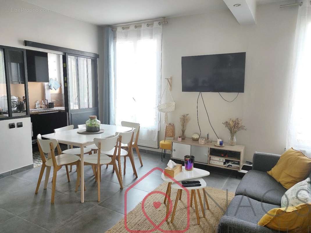 Appartement à L&#039;ILE-SAINT-DENIS