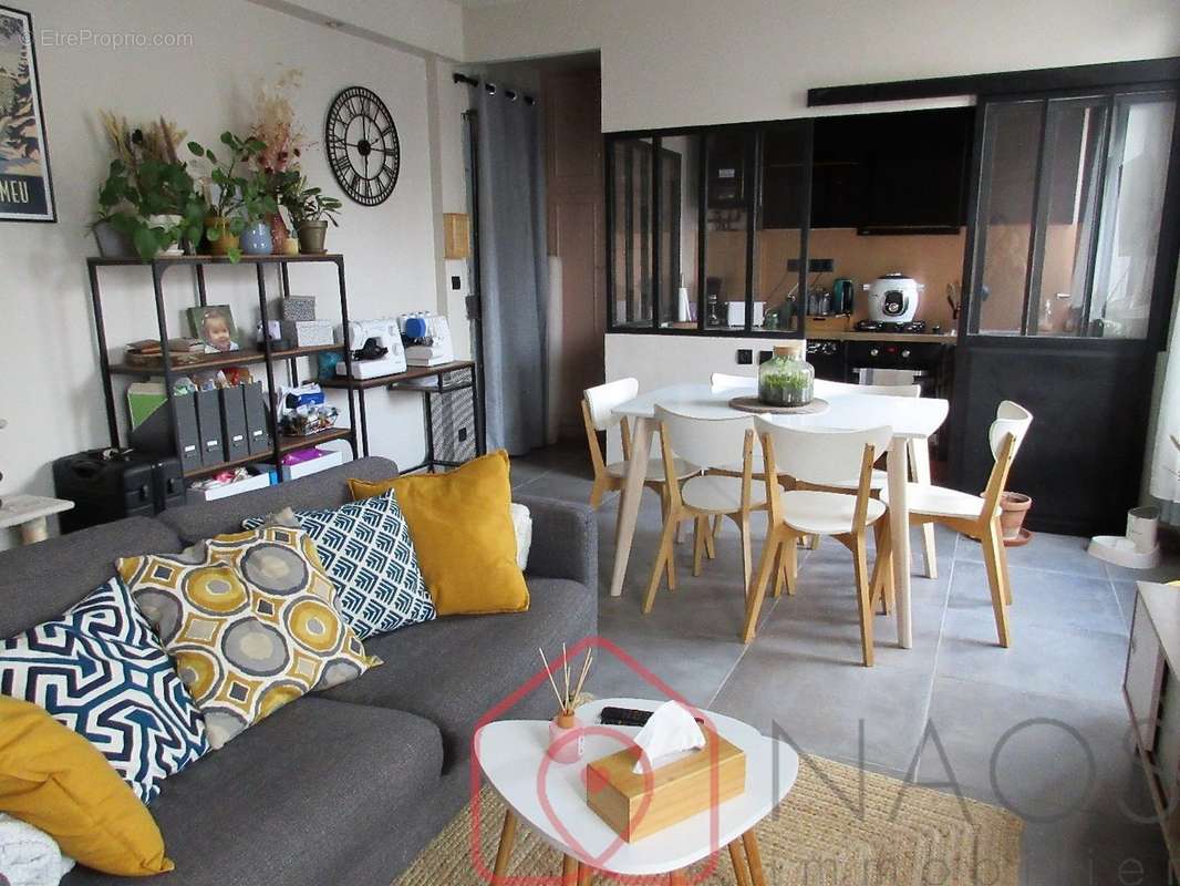 Appartement à L&#039;ILE-SAINT-DENIS