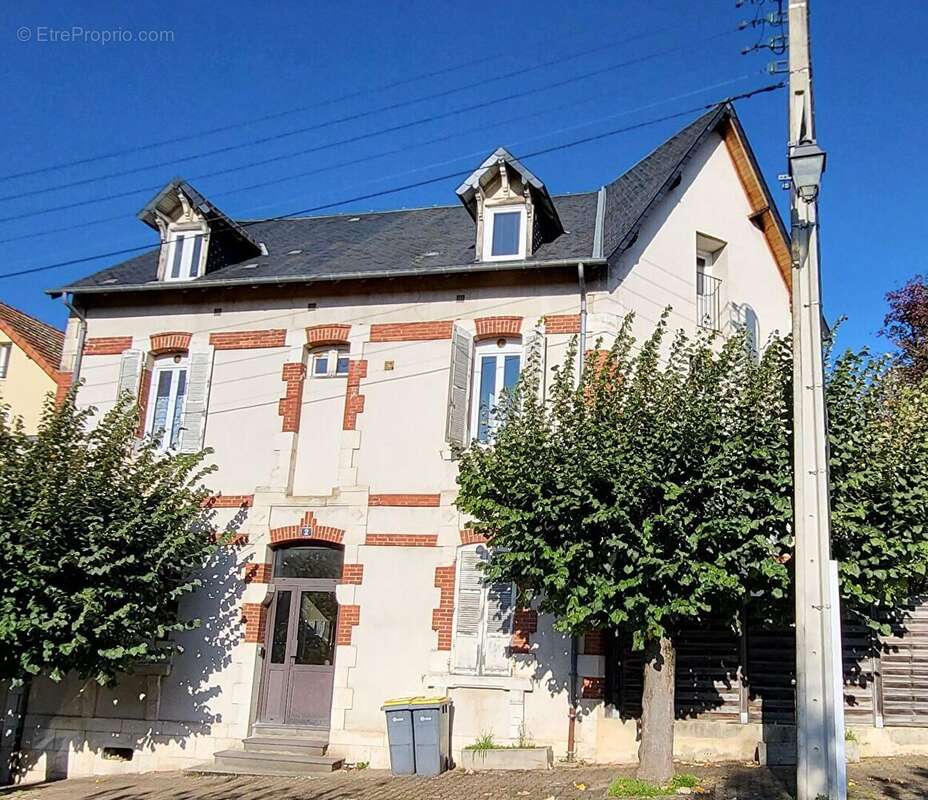 Appartement à NERIS-LES-BAINS