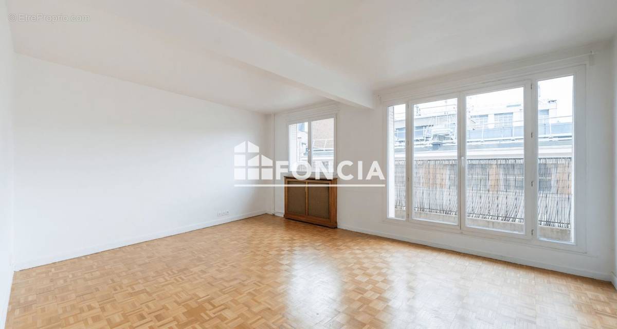 Appartement à PARIS-18E