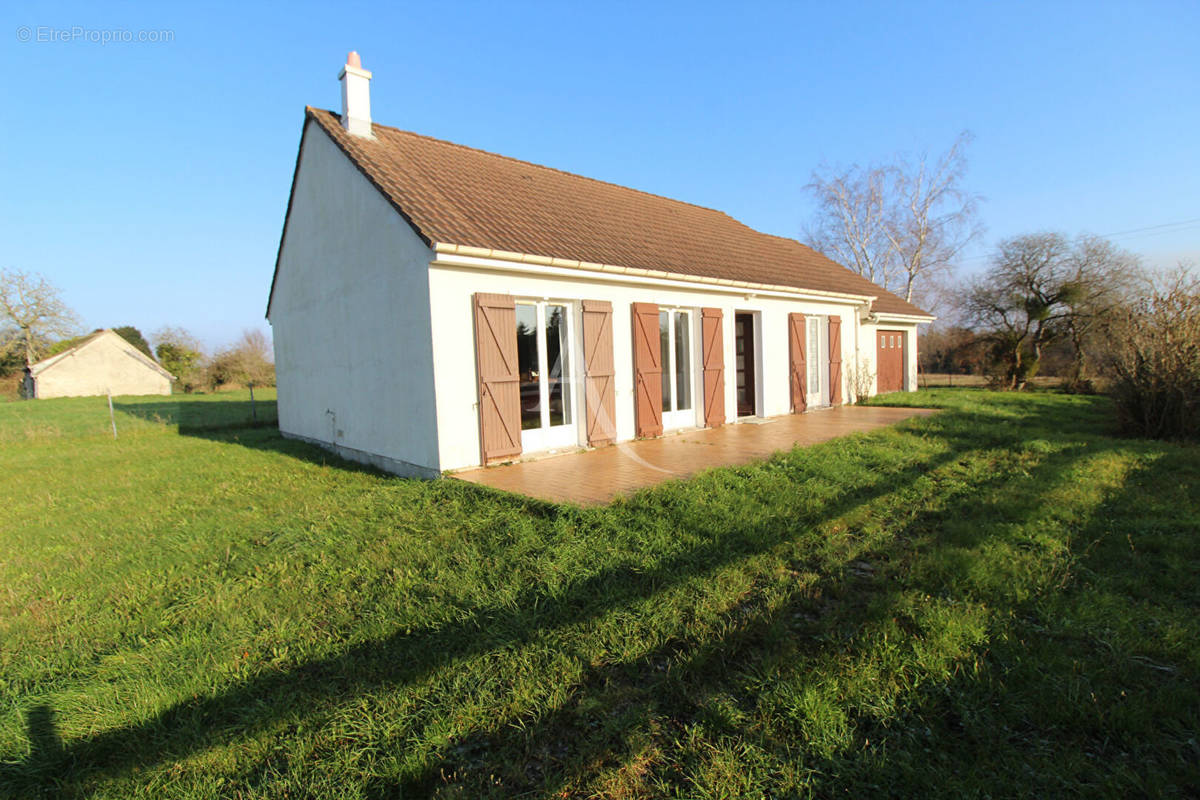 Maison à MONTEAUX