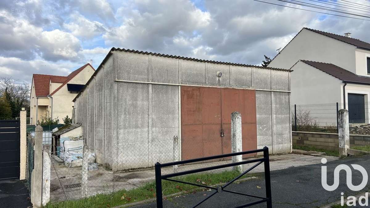 Photo 7 - Parking à SAINTRY-SUR-SEINE