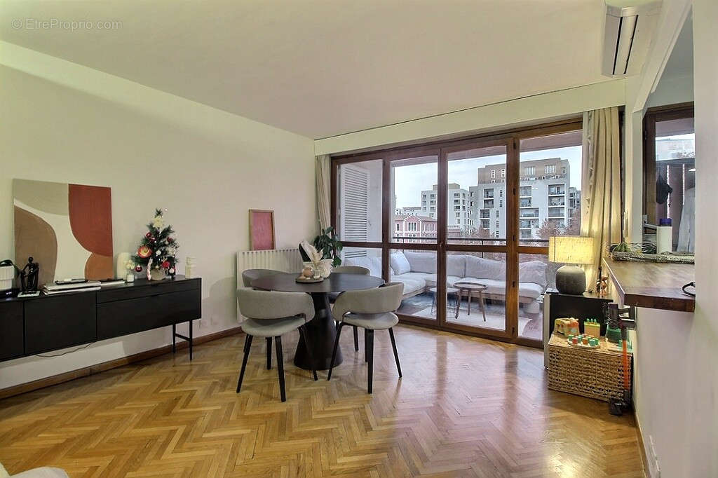 Appartement à MARSEILLE-2E