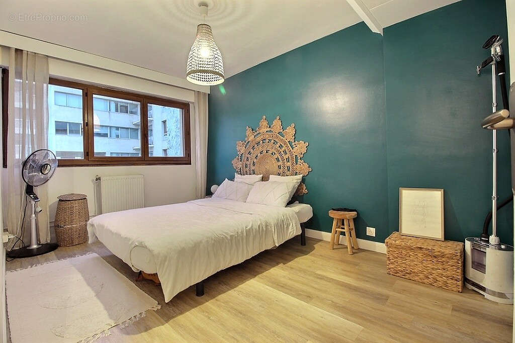 Appartement à MARSEILLE-2E