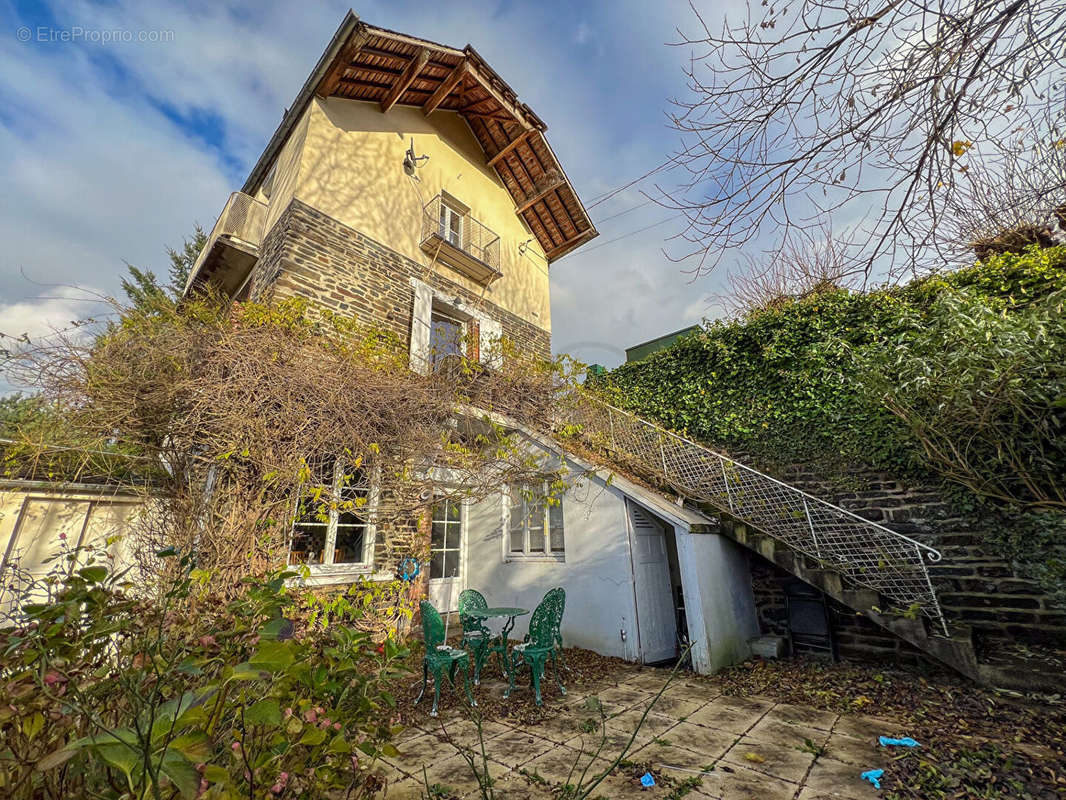 Maison à PONT-D&#039;OUILLY