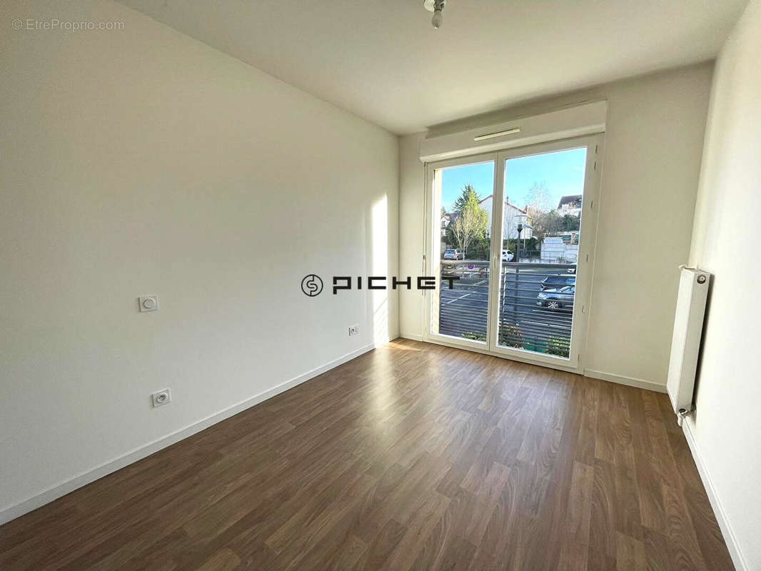 Appartement à MENNECY