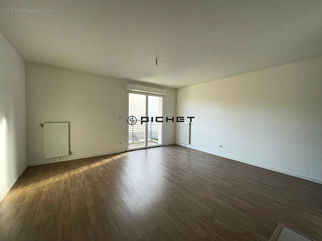 Appartement à MENNECY