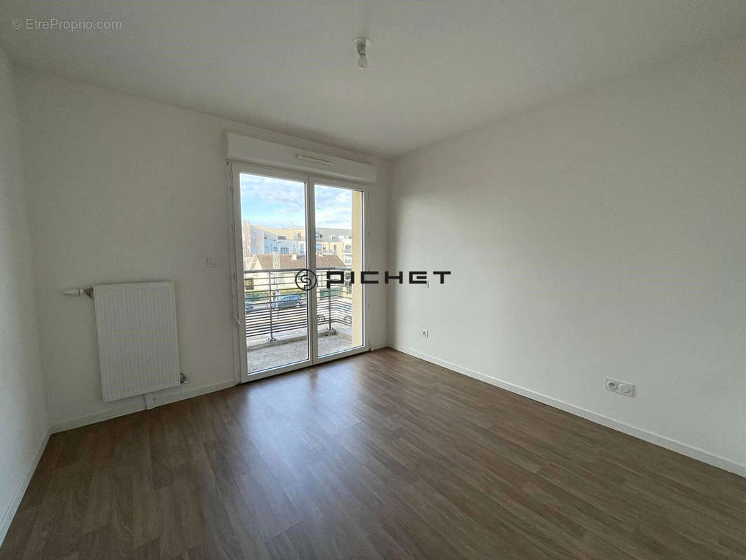 Appartement à MENNECY