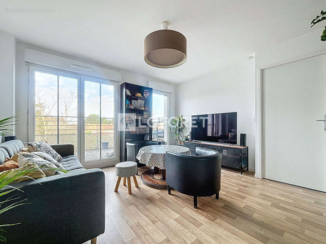 Appartement à VERT-SAINT-DENIS