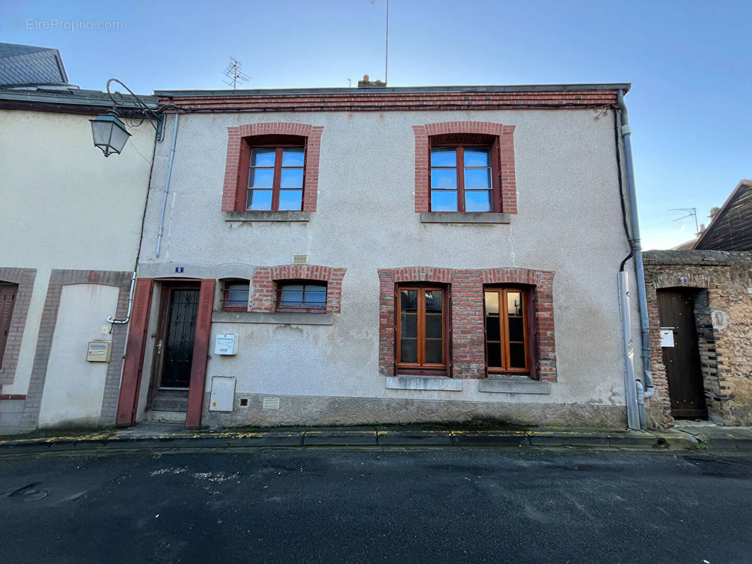 Maison à AUBIGNY-SUR-NERE