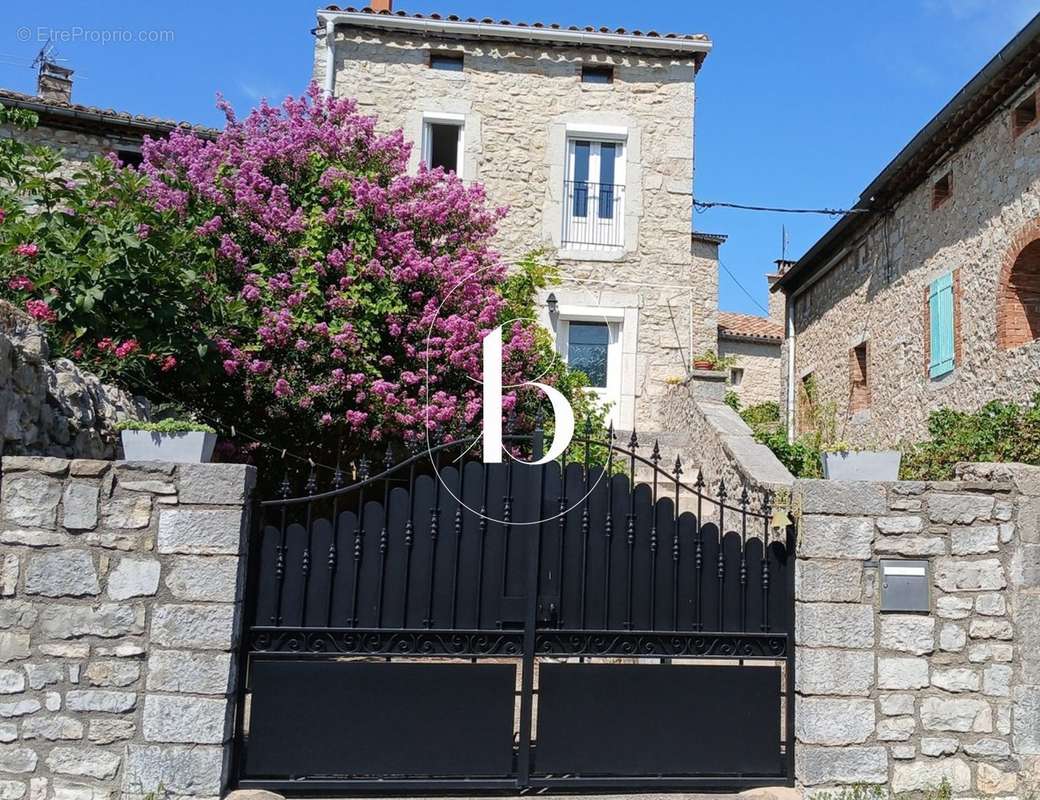 Maison à SAINT-ANDRE-DE-CRUZIERES