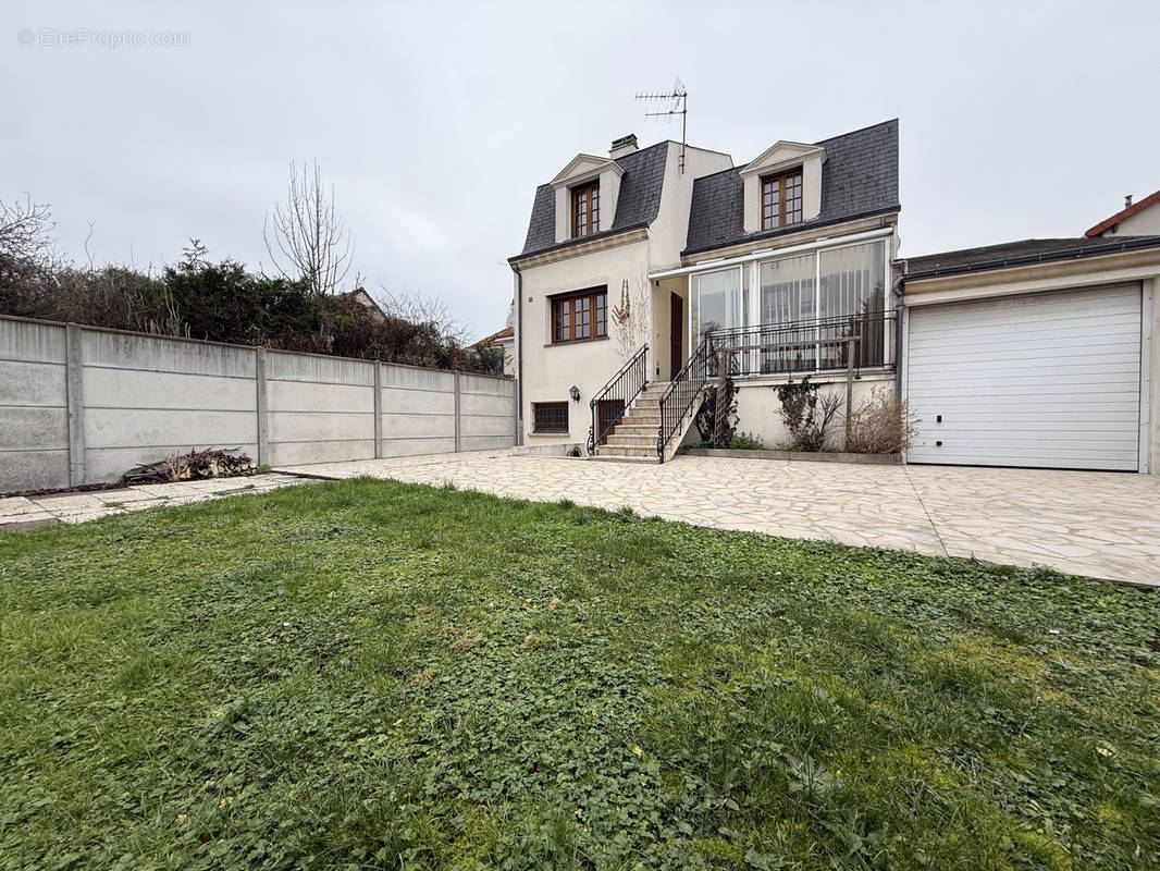 Maison à LE BLANC-MESNIL