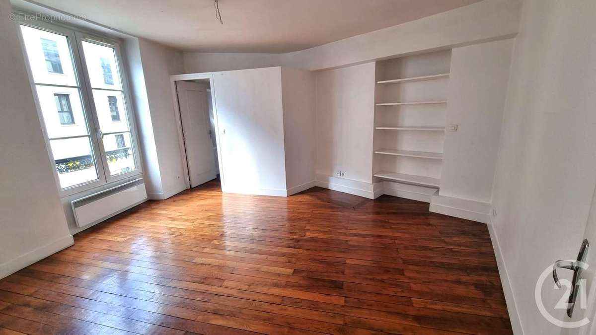 Appartement à PARIS-2E