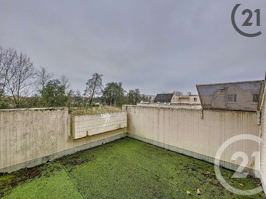 Appartement à SAVIGNY-LE-TEMPLE