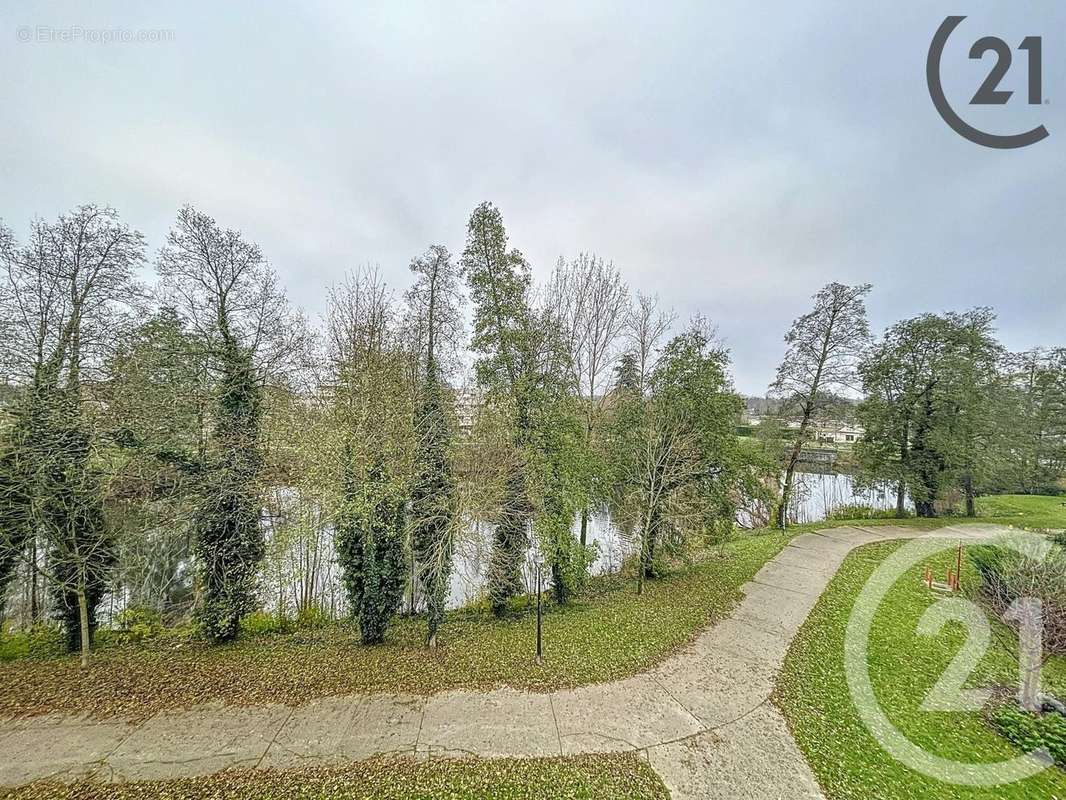 Appartement à SAVIGNY-LE-TEMPLE