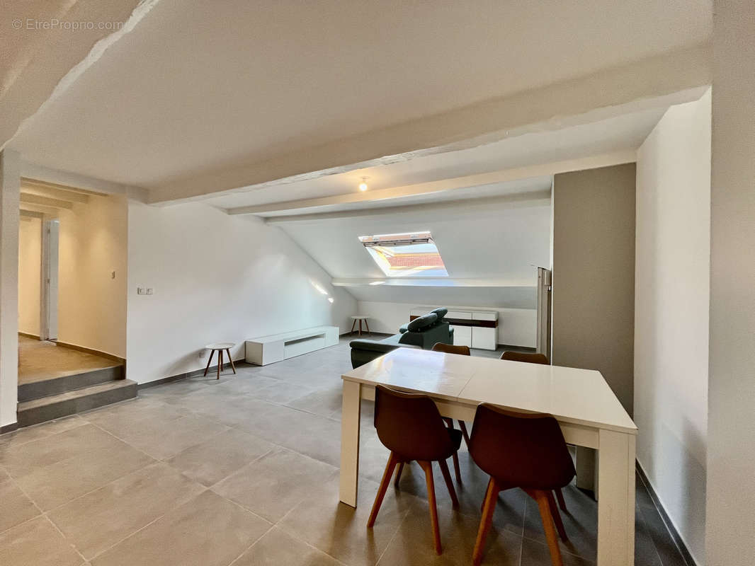 Appartement à VIRY