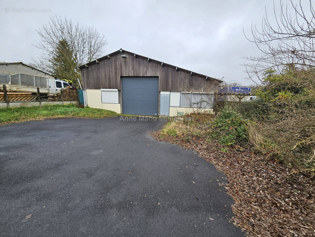 Commerce à VIELS-MAISONS