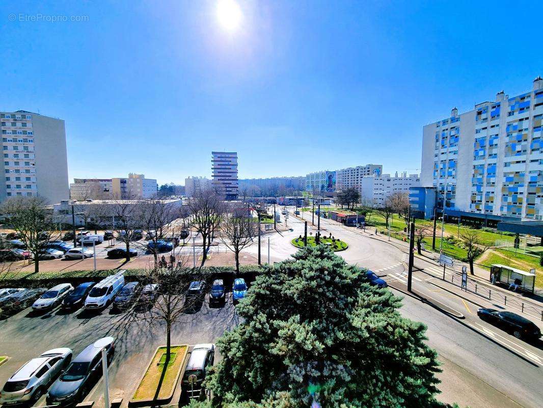 Appartement à RILLIEUX-LA-PAPE