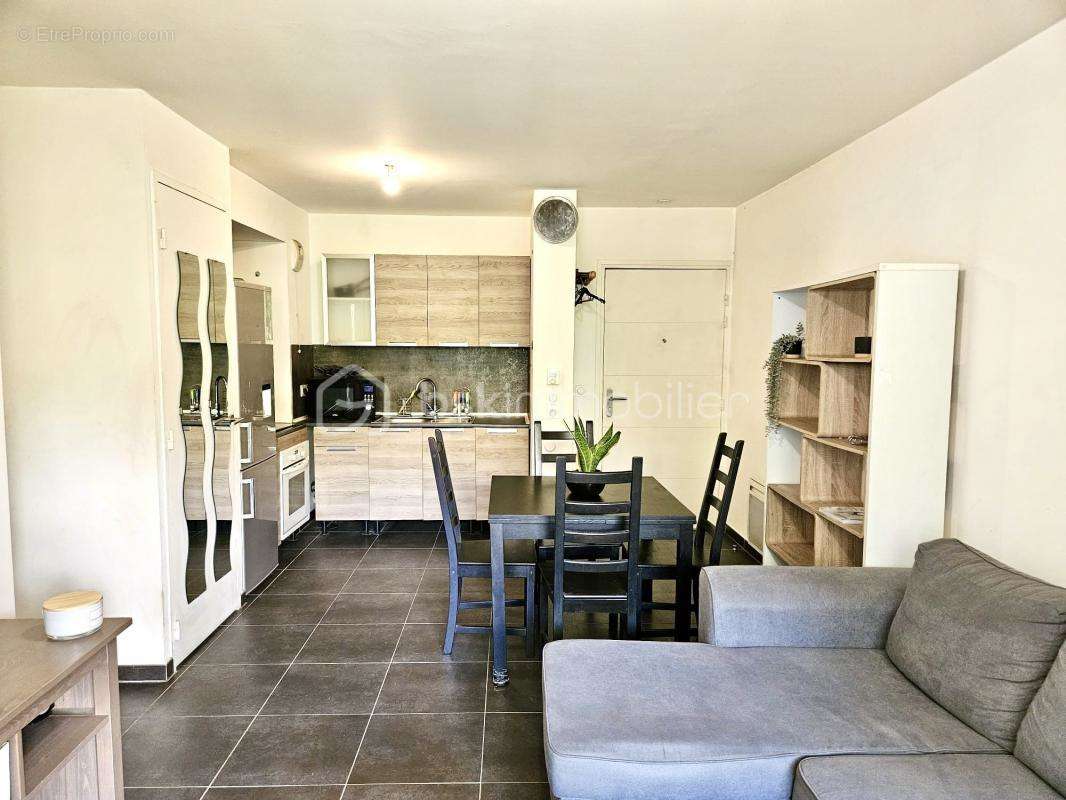 Appartement à MARSEILLE-3E