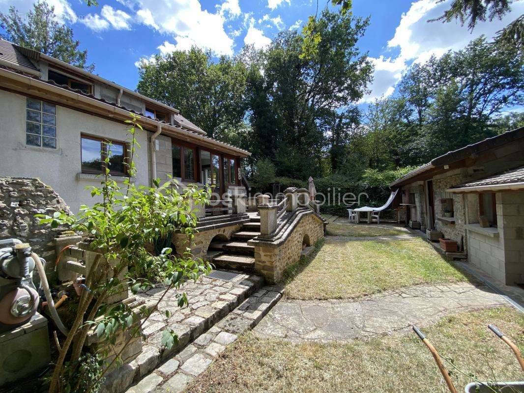 Maison à SAINT-CYR-SOUS-DOURDAN