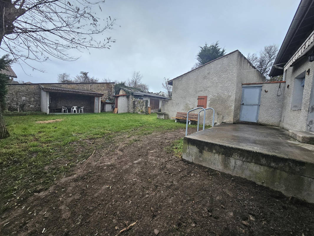 Maison à BAS-EN-BASSET