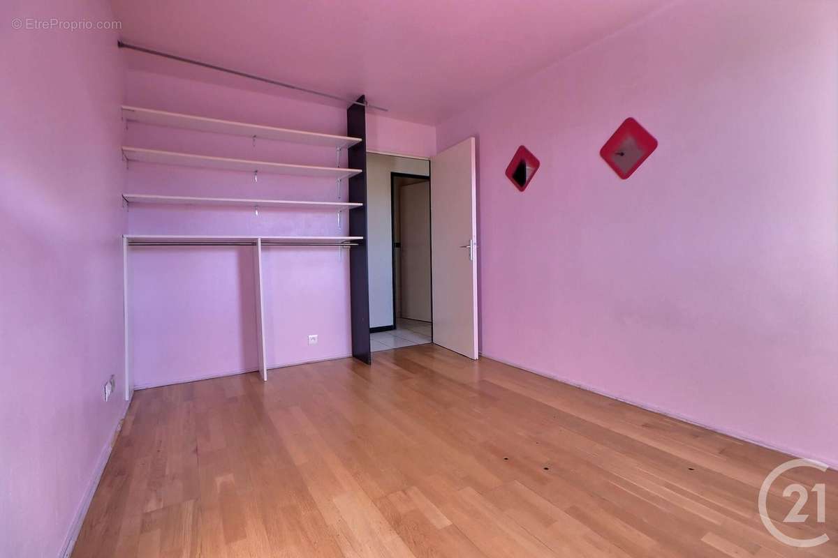 Appartement à STAINS