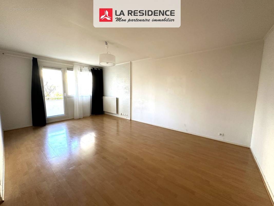 Appartement à MONTIGNY-LE-BRETONNEUX