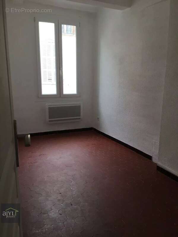 Appartement à SAINT-MAXIMIN-LA-SAINTE-BAUME