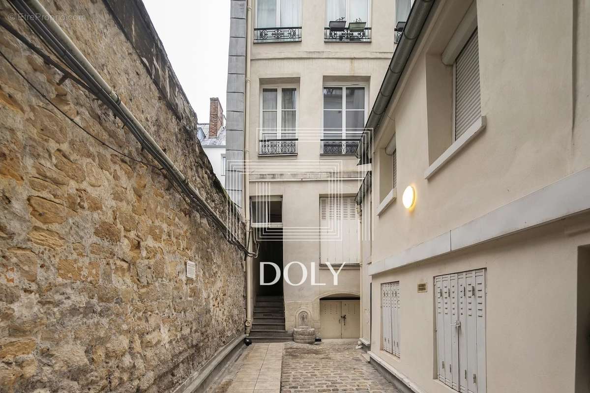 Appartement à PARIS-2E