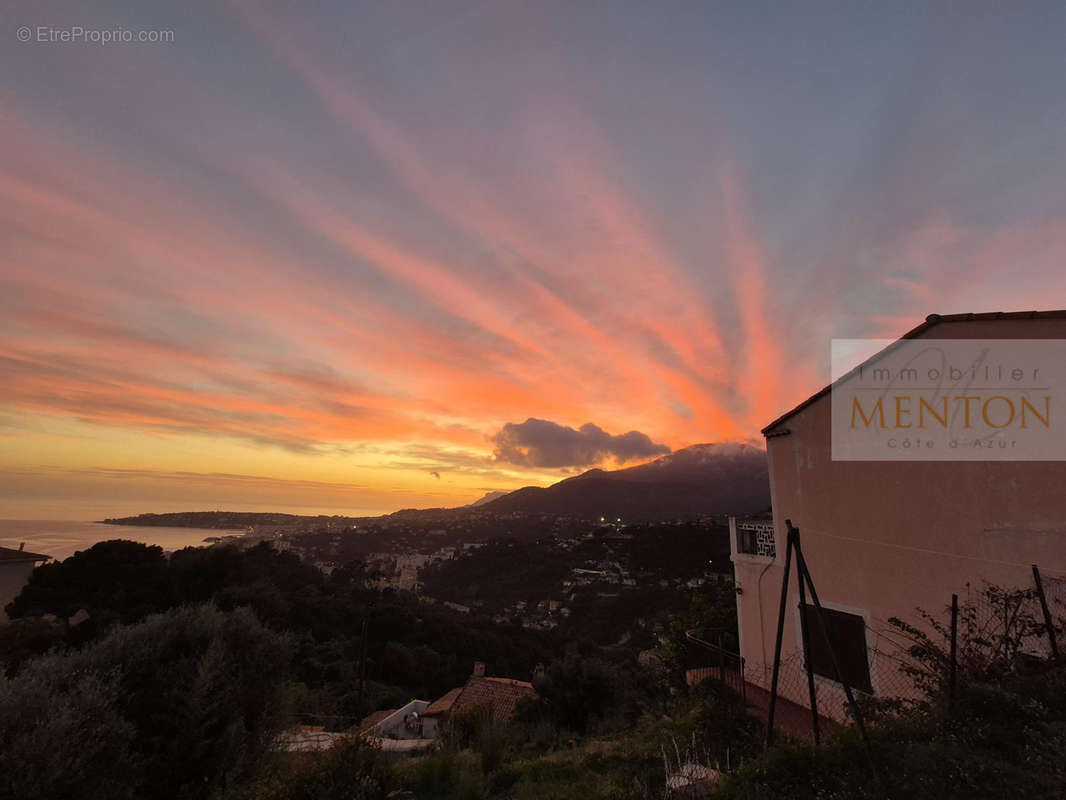 Appartement à MENTON