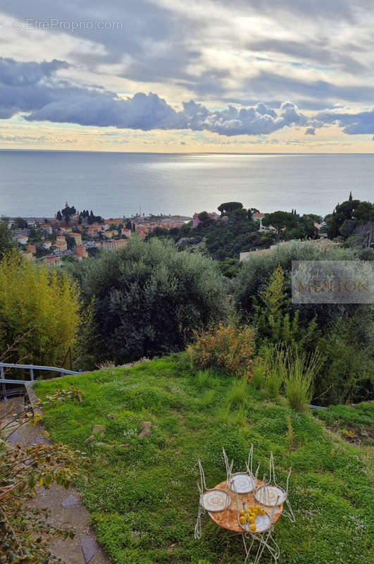 Appartement à MENTON