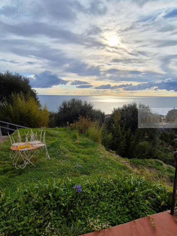 Appartement à MENTON