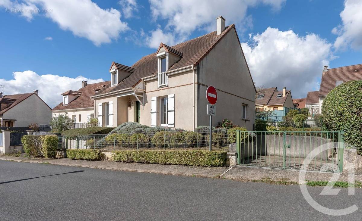 Maison à THORIGNY-SUR-MARNE